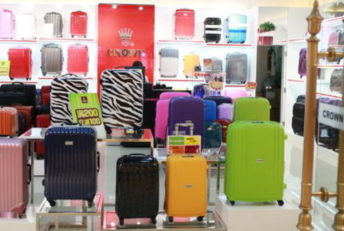 從高中畢業到十店連鎖 一位年輕人的二手名包創業傳奇